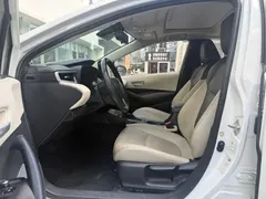 2021 Toyota Corolla 1.2T S-CVT Luxury, белый — фото 8