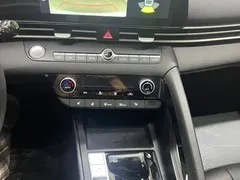 2023 Hyundai Elantra 1.5L CVT LUX Premium, белый — фото 12