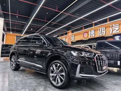 2023 Audi Q7 55 TFSI quattro S Premium, чёрный — фото 3