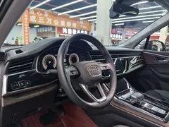 2023 Audi Q7 55 TFSI quattro S Premium, чёрный — фото 7