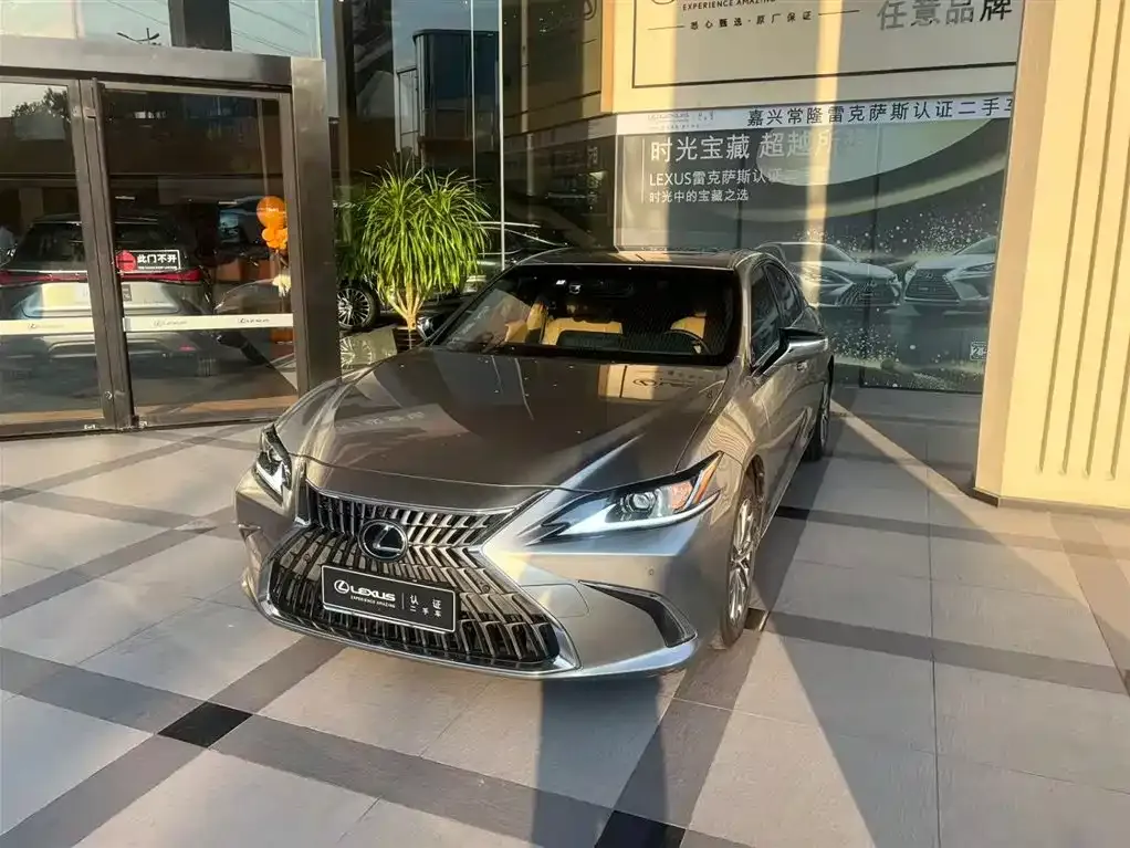 2022 Lexus ES 200 Excellence