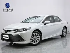 2021 Toyota Camry 2.0G Luxury, белый — фото 1