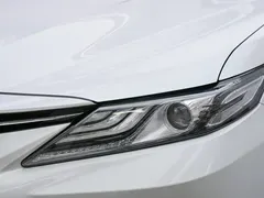 2021 Toyota Camry 2.0G Luxury, белый — фото 2