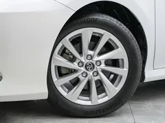 2021 Toyota Camry 2.0G Luxury, белый — фото 3