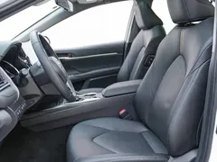 2021 Toyota Camry 2.0G Luxury, белый — фото 6