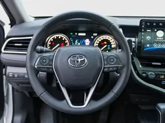2021 Toyota Camry 2.0G Luxury, белый — фото 11