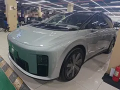 2025 Li Auto i8 Standard — фото 1