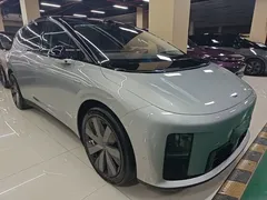 2025 Li Auto i8 Standard — фото 4
