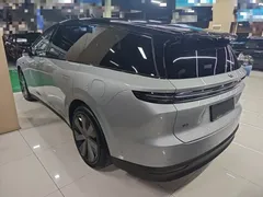 2025 Li Auto i8 Standard — фото 5