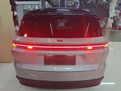 2025 Li Auto i8 Standard — фото 6