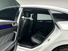 2023 Volkswagen CC 380TSI, белый — фото 10