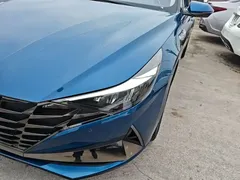 2021 Hyundai Elantra 1.5L CVT LUX Premium, синий — фото 24