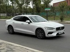 2022 Volvo S60 B4 Luxury, белый — фото 3