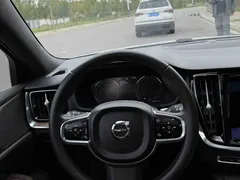 2022 Volvo S60 B4 Luxury, белый — фото 8
