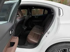 2022 Volvo S60 B4 Luxury, белый — фото 9
