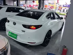 2023 Mazda 3 2.0L AT, белый — фото 7