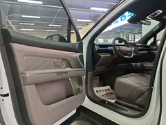 2026 Nio ES8 5-seat Executive Luxury, белый — фото 4