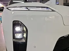 2026 Nio ES8 5-seat Executive Luxury, белый — фото 12