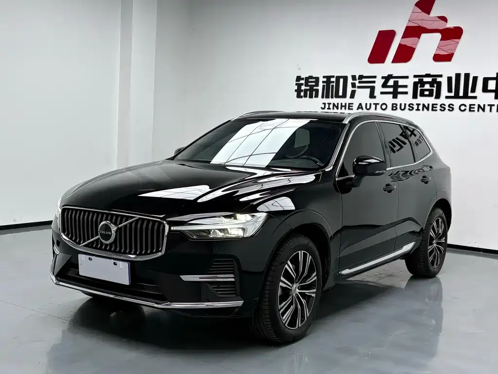 2022 Volvo XC60 4WD Luxury