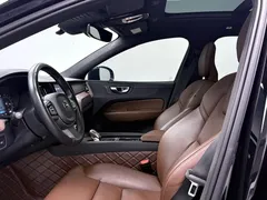 2022 Volvo XC60 4WD Luxury, чёрный — фото 4