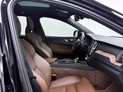 2022 Volvo XC60 4WD Luxury, чёрный — фото 8