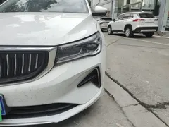 2022 Geely Emgrand 4th Gen 1.5L CVT Premium, белый — фото 24