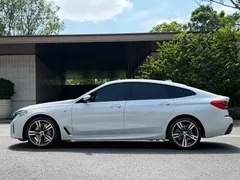 2021 BMW 6 Series GT 630i M Sport Package, белый — фото 18