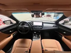 2022 Lexus ES 200 Excellence — фото 11