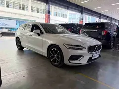 2022 Volvo V60 B4 Luxury, белый — фото 2