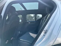 2023 Volvo XC40 Luxury, белый — фото 6