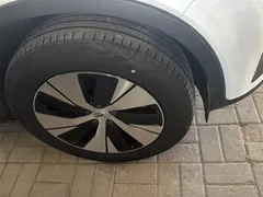 2023 Volvo XC40 Luxury, белый — фото 10