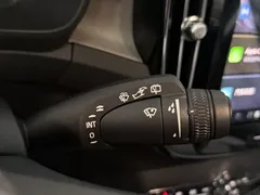 2023 Volvo XC40 Luxury, белый — фото 21