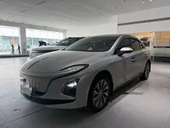 2024 Hongqi E-QM5 EV 610km Plus — фото 1