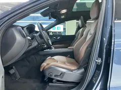 2022 Volvo XC60 T8 PHEV 4WD Luxury, синий — фото 4