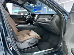 2022 Volvo XC60 T8 PHEV 4WD Luxury, синий — фото 8
