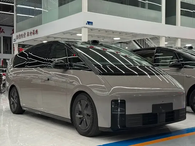 2024 Li Auto MEGA Ultra