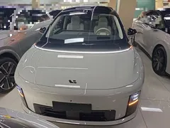 2025 Li Auto i8 Standard — фото 3