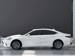 2023 Lexus ES 200 Excellence, белый — фото 3