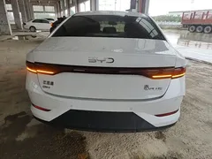 2025 BYD Qin PLUS DM-i PHEV Smart Driving 55km Leading, белый — фото 6