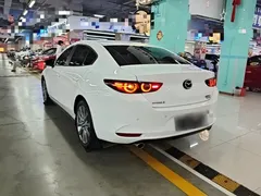 2022 Mazda 3 2.0L AT, белый — фото 5