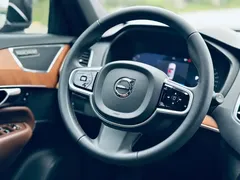 2023 Volvo XC90 7-seat, чёрный — фото 8