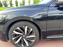 2022 Volkswagen Passat 330TSI Luxury, чёрный — фото 17
