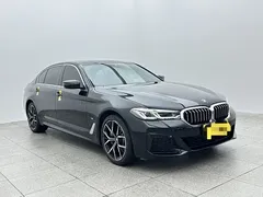 2021 BMW 5 Series 530Li Premium M Sport Package, чёрный — фото 3