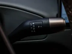2025 Li Auto MEGA Ultra Smart Refresh, белый — фото 16