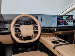 2025 Li Auto MEGA Ultra Smart Refresh, белый — фото 23
