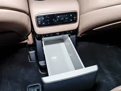 2025 Li Auto MEGA Ultra Smart Refresh, белый — фото 28