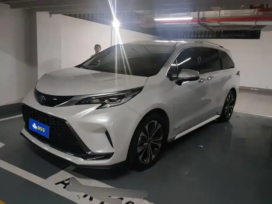 2023 Toyota Granvia 2.5L Hybrid Premium Plus