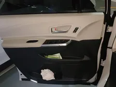 2023 Toyota Granvia 2.5L Hybrid Premium Plus, белый — фото 7