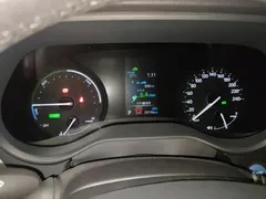 2023 Toyota Granvia 2.5L Hybrid Premium Plus, белый — фото 14