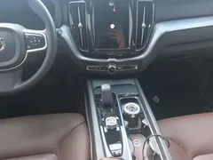 2022 Volvo XC60 4WD Zhiyi Luxury — фото 16
